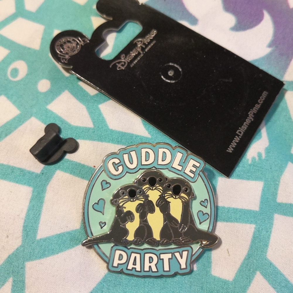 Authentic Original Disney Parks Cuddle Party Pin